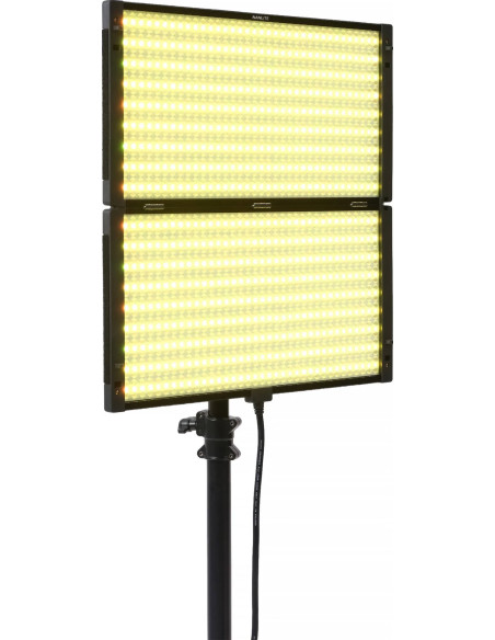 Pavoslim 240c LED RGBWW Panel