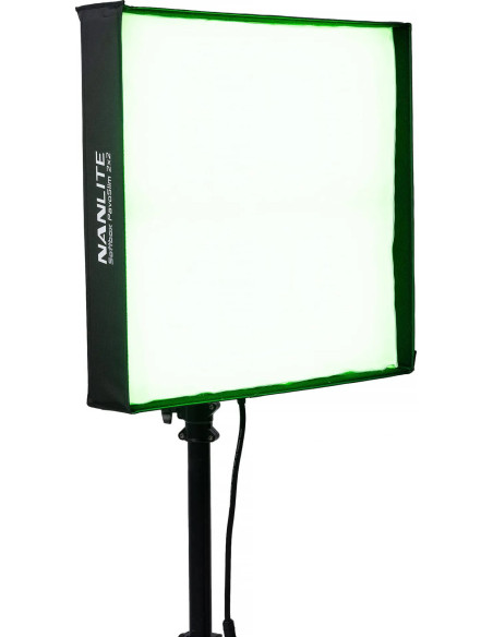 Pavoslim 240c LED RGBWW Panel