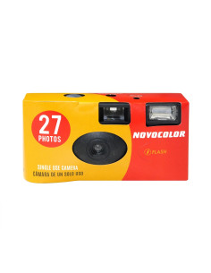 NOVOCOLOR Disposable 400-27 poses with flash new