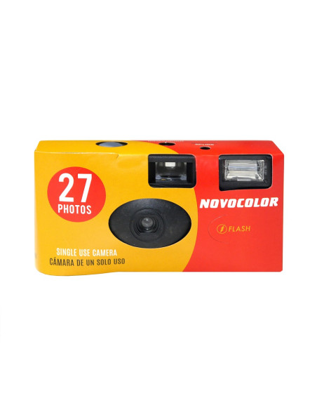 NOVOCOLOR Disposable 400-27 poses with flash new
