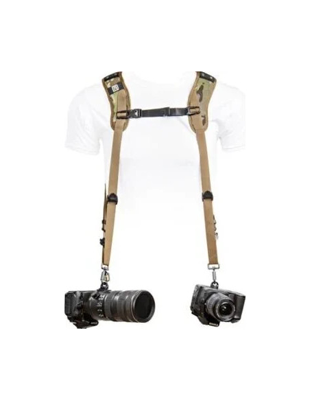 Double shoulder strap for multi-terrain camouflage cameras