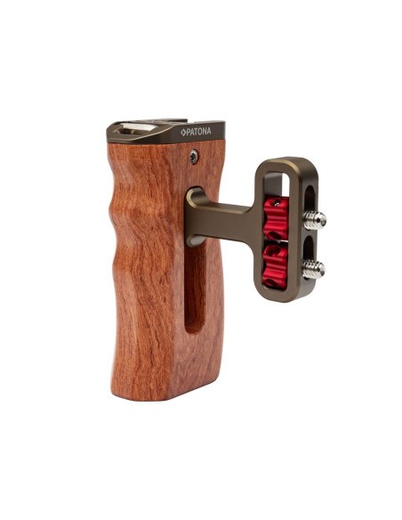 Universal handle for cages