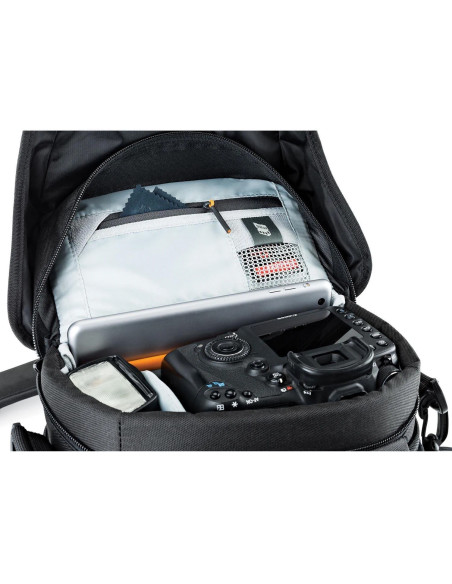 Nova 160 AW II black shoulder bag