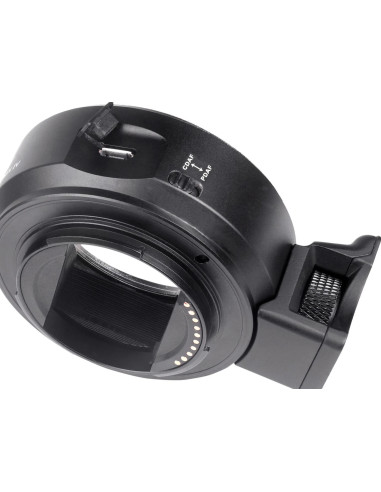 Auto focus adapter for Canon EF / EF-S optics on Sony E-mount with OLED display