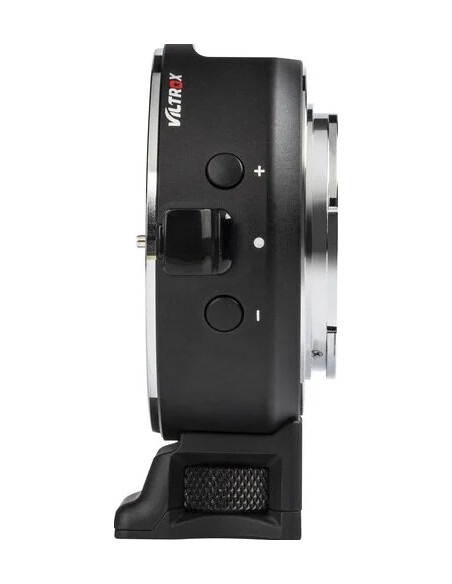 Auto focus adapter for Canon EF / EF-S optics on Sony E-mount with OLED display