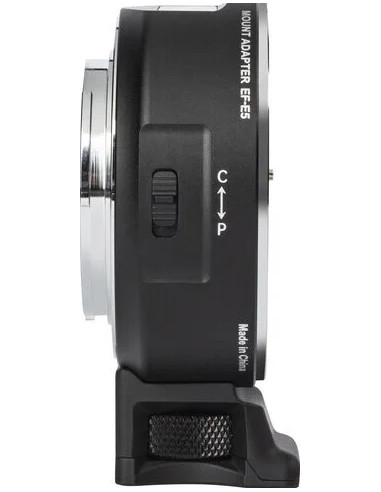 Auto focus adapter for Canon EF / EF-S optics on Sony E-mount with OLED display