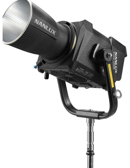 Evoke 1200B bicolor with Flight Case and Fresnel Lens