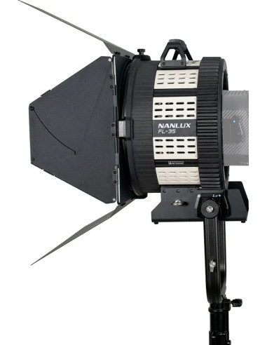 Evoke 1200B bicolor with Flight Case and Fresnel Lens