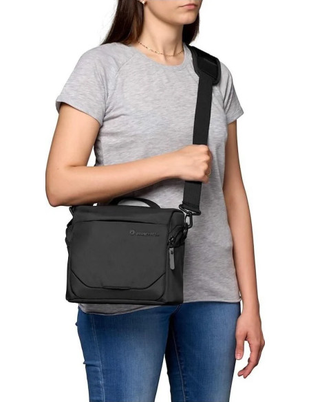 Advanced L III shoulder bag