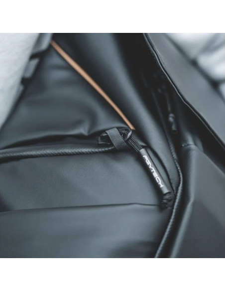 Onego Backpack 18L Obsidian Black